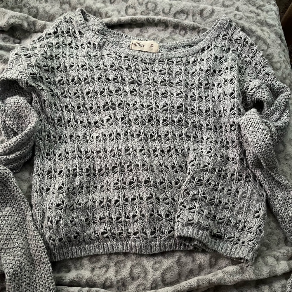XS Hollister loosely crocheted sweater